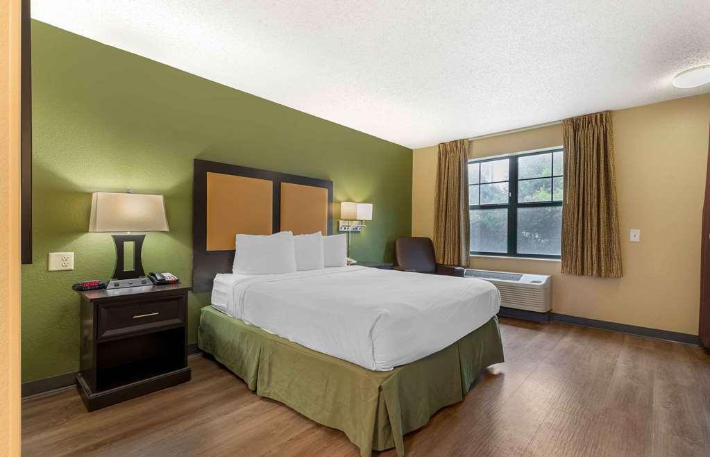 Extended America Select - - Northwest - Lakeline Mall Hotel Austin